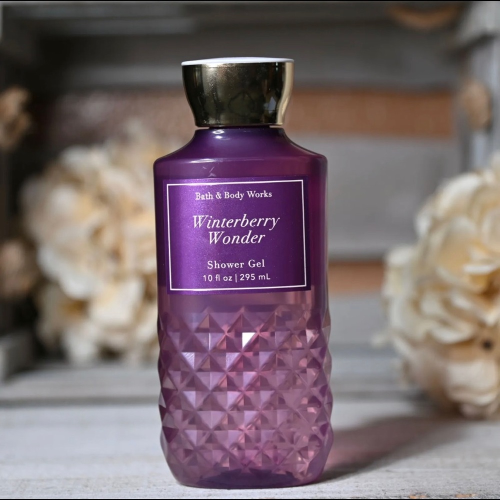 NWT Bath and Body works WINTERBERRY WONDER Body Lotion (New)